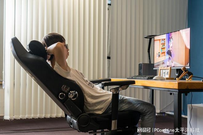 电竞椅 — 傲风M6Pro+体验瓦力游戏坐上真就不想起来！职业级(图4)