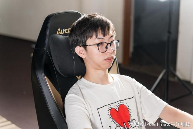 电竞椅 — 傲风M6Pro+体验瓦力游戏坐上真就不想起来！职业级(图8)